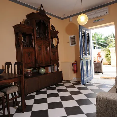 מלון דירות Metohi Georgila 4*