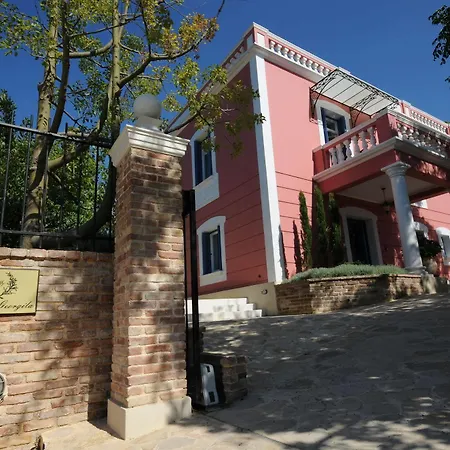 Metohi Georgila Apart-hotel 4*