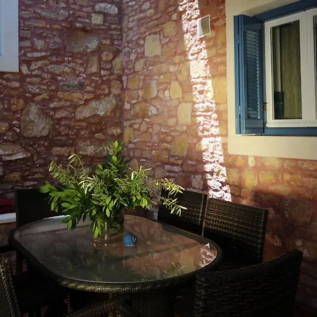 Metohi Georgila 公寓式酒店 4*