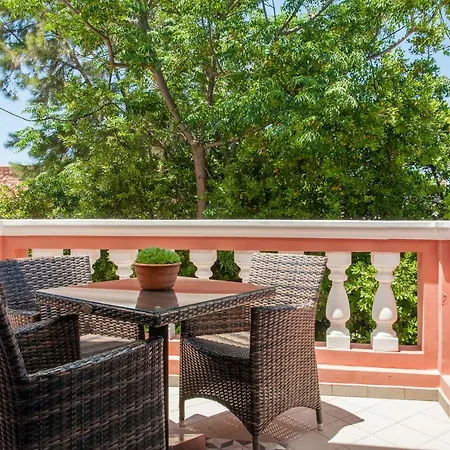 Metohi Georgila 公寓式酒店 4*